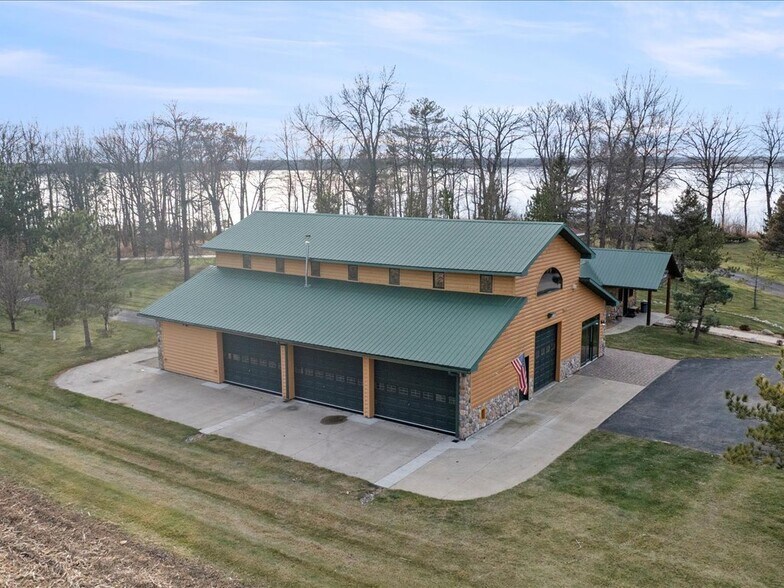 More Photos Of 21998 Lasalle Ave NW, Puposky Specialty For Sale