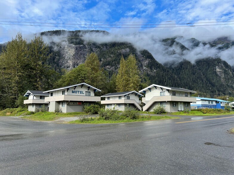 More Photos Of 405 5 Ave, Stewart Hotel For Sale