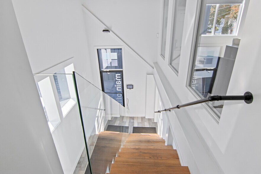 More Photos Of 390 Moffitt Blvd, Islip Warehouse For Sale