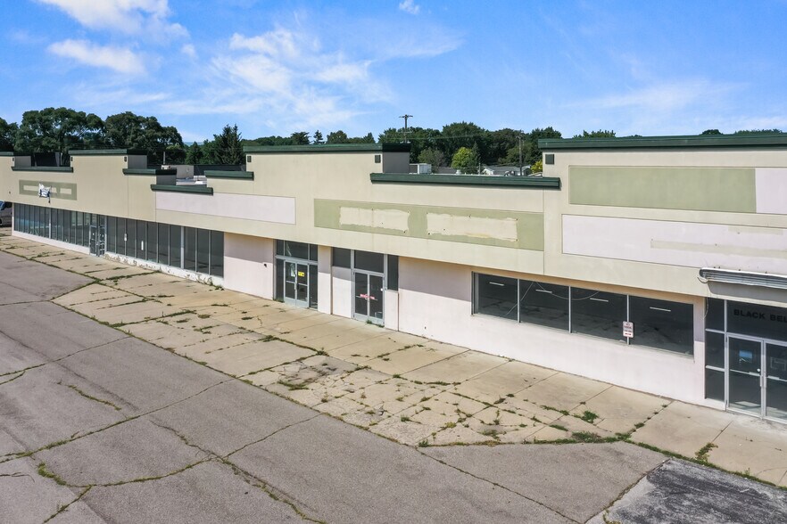 More Photos Of 2865-2885 Bay Rd, Saginaw Freestanding For Sale