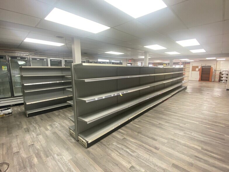 More Photos Of 233 Lexington Ave, Mansfield Convenience Store For Sale