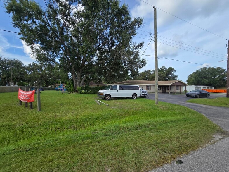 More Photos Of 8810 W Norfolk St, Tampa Schools For Sale