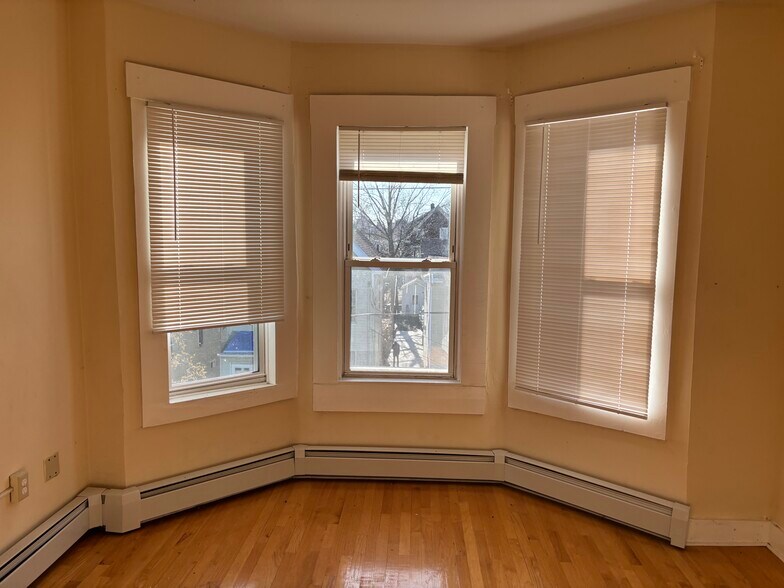 More Photos Of 373 Blatchley Ave, New Haven Apartments For Sale