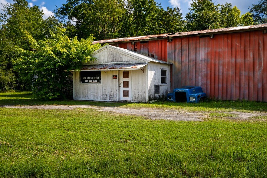 More Photos Of 103 Container rd, Starke Flex For Sale