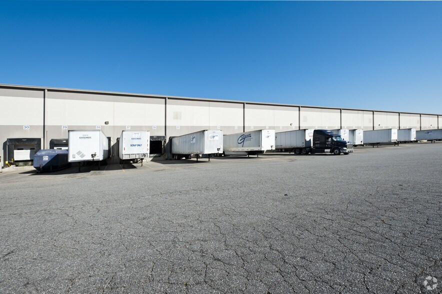 More Photos Of 50 Kent Dr, Cartersville Warehouse For Lease