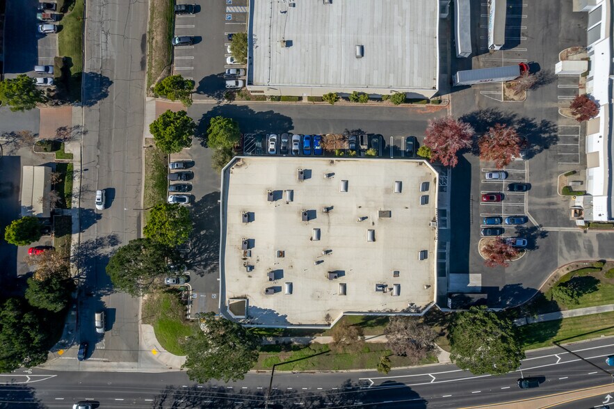 More Photos Of 1741 Fiske Pl, Oxnard Warehouse For Sale