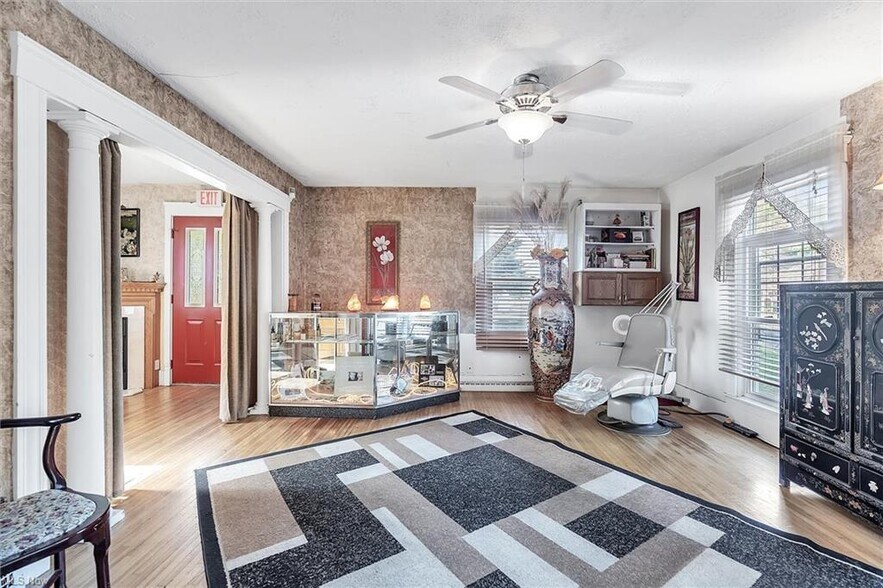 More Photos Of 7285 Center St, Mentor Office Residential For Sale