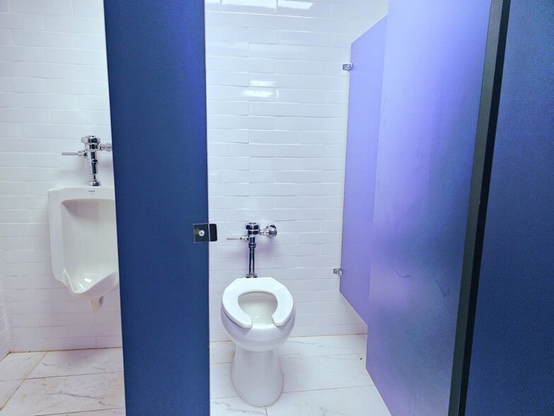 More Photos Of 4319 Covington Hwy, Decatur Medical For Lease