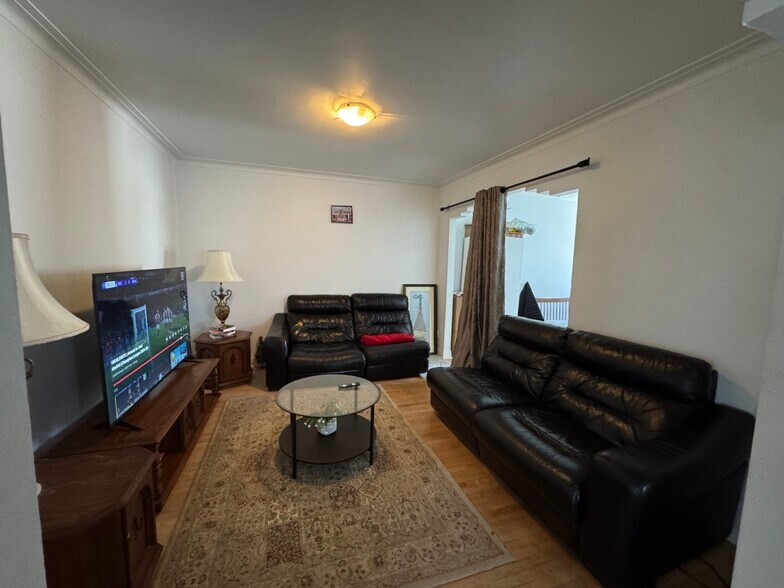 More Photos Of 8294-8298 Rue Hochelaga, Montréal Apartments For Sale