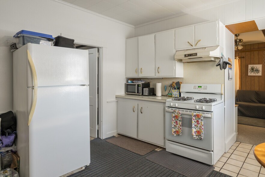 More Photos Of 286 Teaticket Hwy, Teaticket Freestanding For Sale