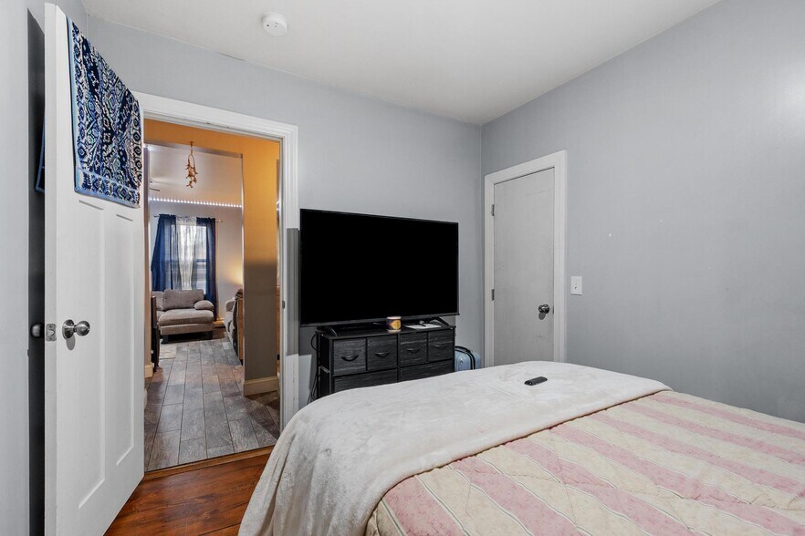 More Photos Of 22 Goddard St, Southbridge Apartments For Sale