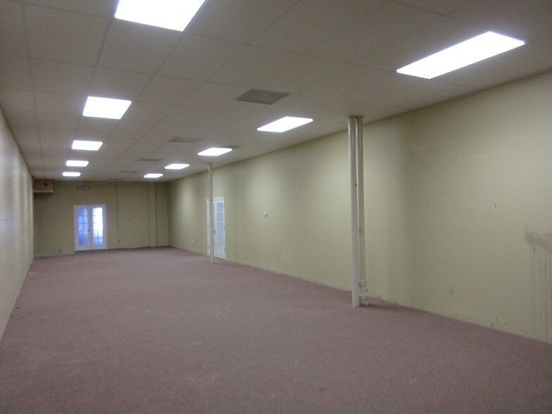 More Photos Of 15445 N Nebraska Ave, Lutz Warehouse For Lease