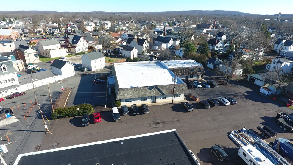 More Photos Of 200 Apple St, Quakertown Medical For Lease