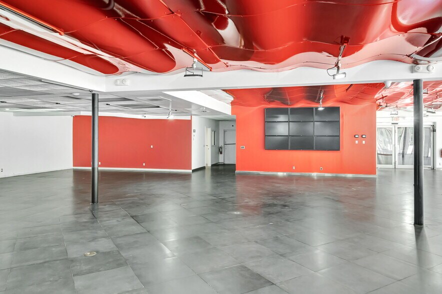 More Photos Of 925 W Broward Blvd, Fort Lauderdale Auto Dealership For Lease