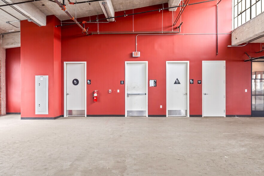 More Photos Of 110 W 11th St, Los Angeles Loft Creative Space For Sale