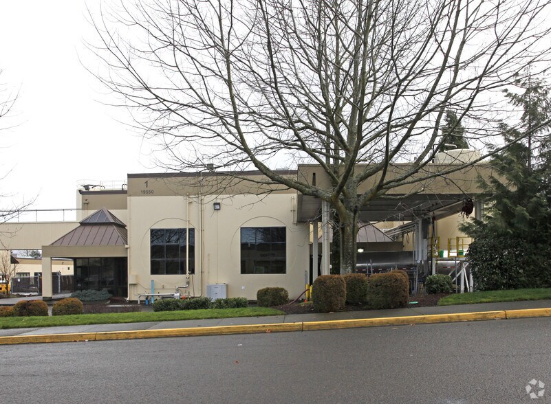 More Photos Of 19550 SW 97th Ave, Tualatin Manufacturing For Lease