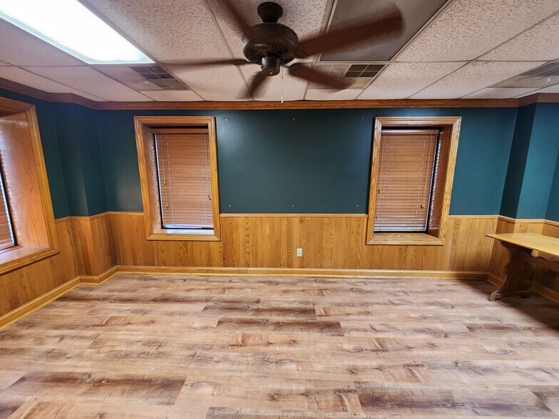 More Photos Of 351 Scottys Way, Bowling Green Service For Sale