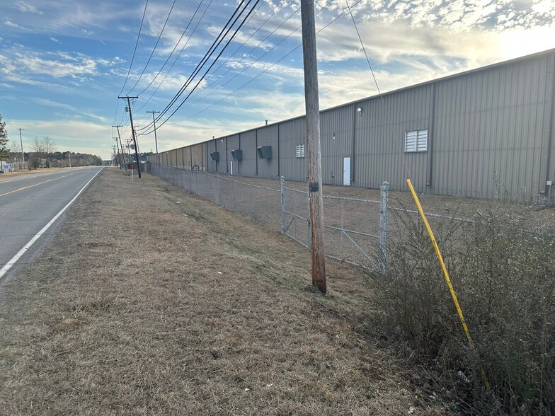 More Photos Of 1100 N Redmond Rd, Jacksonville Unknown For Lease