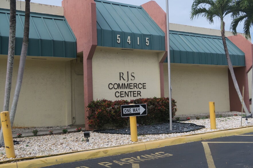 Primary Photo Of 5415 NW 15th St, Margate Warehouse For Sale