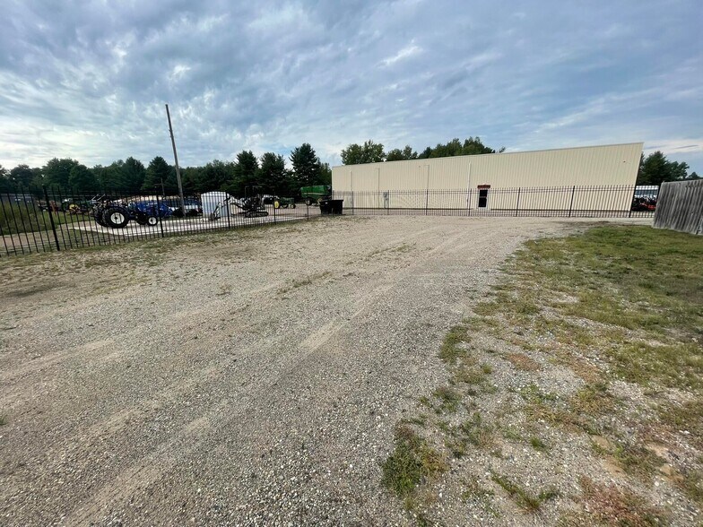 More Photos Of 505 N Cass St, Morley Auto Repair For Sale