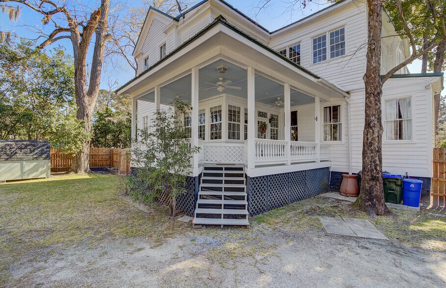 More Photos Of 112 S Magnolia St, Summerville Office Residential For Lease