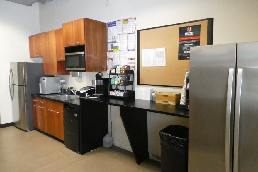 More Photos Of 6100-6120 San Fernando Rd, Glendale Office For Sale