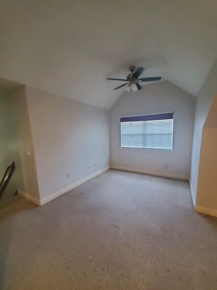 More Photos Of 1700 FM 517 Rd E, Dickinson Loft Creative Space For Lease