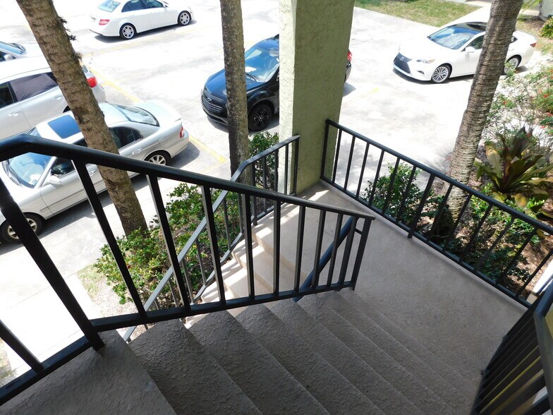 More Photos Of 319 River Edge Blvd, Cocoa Office For Lease