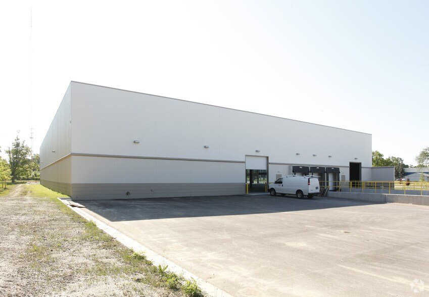 More Photos Of 3201 Pine Tree Rd, Lansing Warehouse For Lease