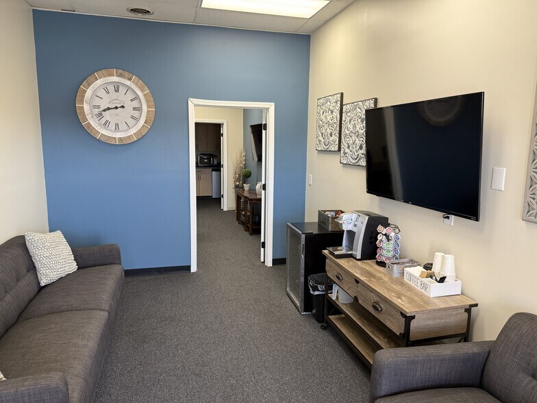 More Photos Of 350-400 E Economy Rd, Morristown Freestanding For Lease