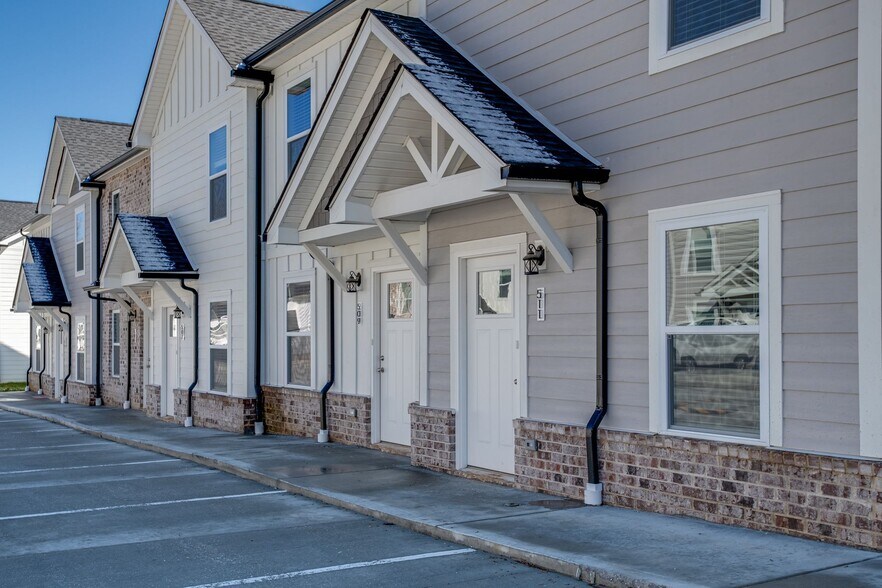 More Photos Of 100 Henry Dr, Burns Apartments For Sale