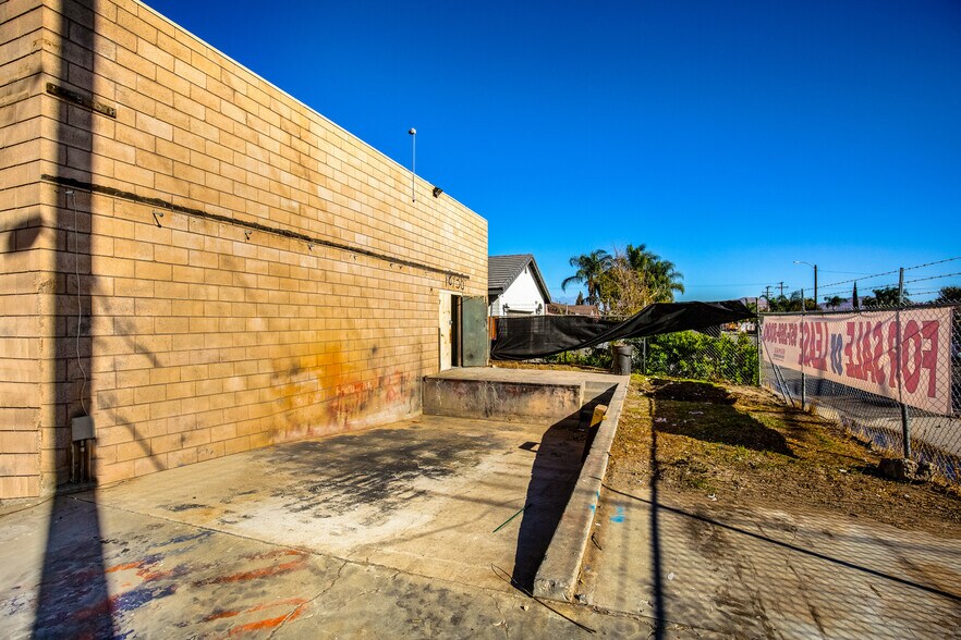 More Photos Of 18738 5th St, Bloomington Industrial For Sale