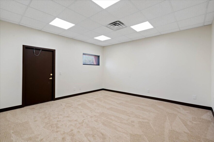 More Photos Of 7530 E Nonchalant Ave, Carefree Medical For Sale