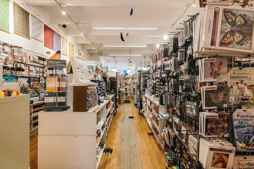 More Photos Of 38 Railroad St, Great Barrington Storefront For Lease