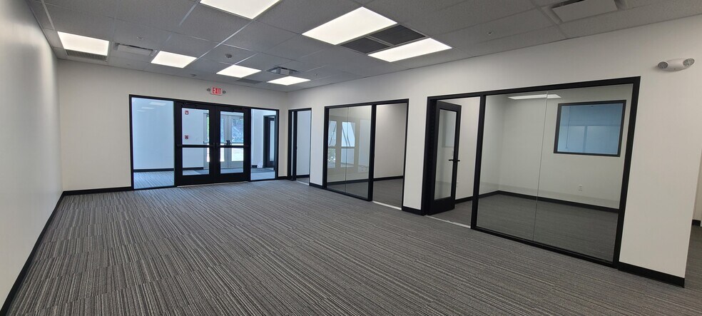 More Photos Of 185 Grassy Plain St, Bethel Manufacturing For Lease