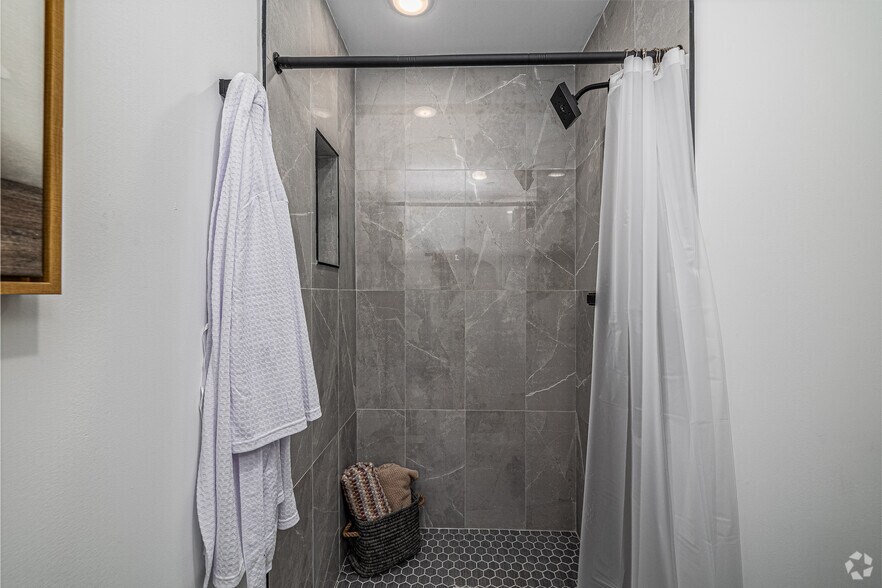 More Photos Of 4415 Chestnut St, Philadelphia Apartments For Lease