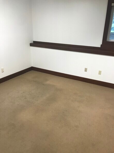 More Photos Of 4831 Darrow Rd, Stow Coworking Space