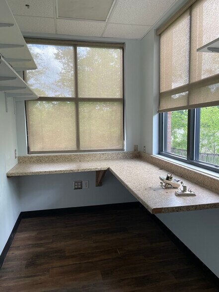 More Photos Of 215 Don Knotts Blvd, Morgantown Office For Lease