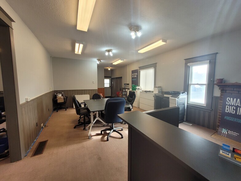 More Photos Of 23 Scugog St, Clarington Office For Sale