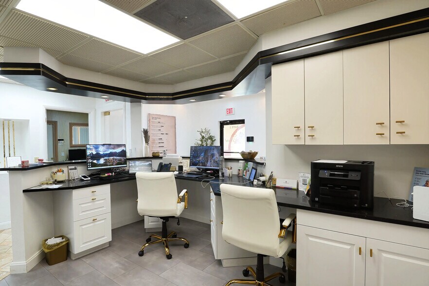 More Photos Of 650 W Boynton Beach Blvd, Boynton Beach Medical For Sale