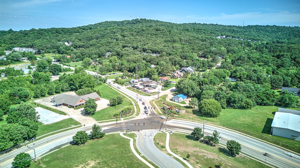 More Photos Of 778 S Happy Hollow Rd, Fayetteville Freestanding For Sale