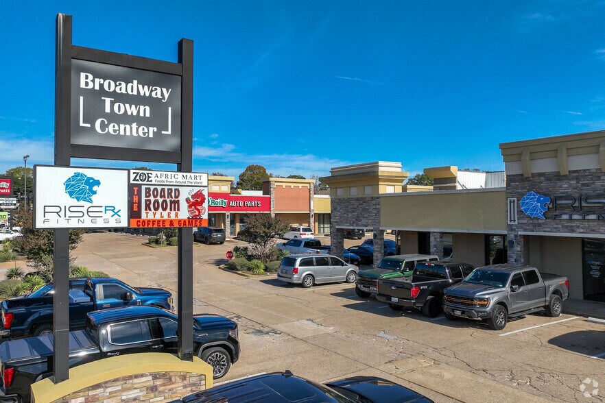 More Photos Of 3400-3502 S Broadway, Tyler Unknown For Lease