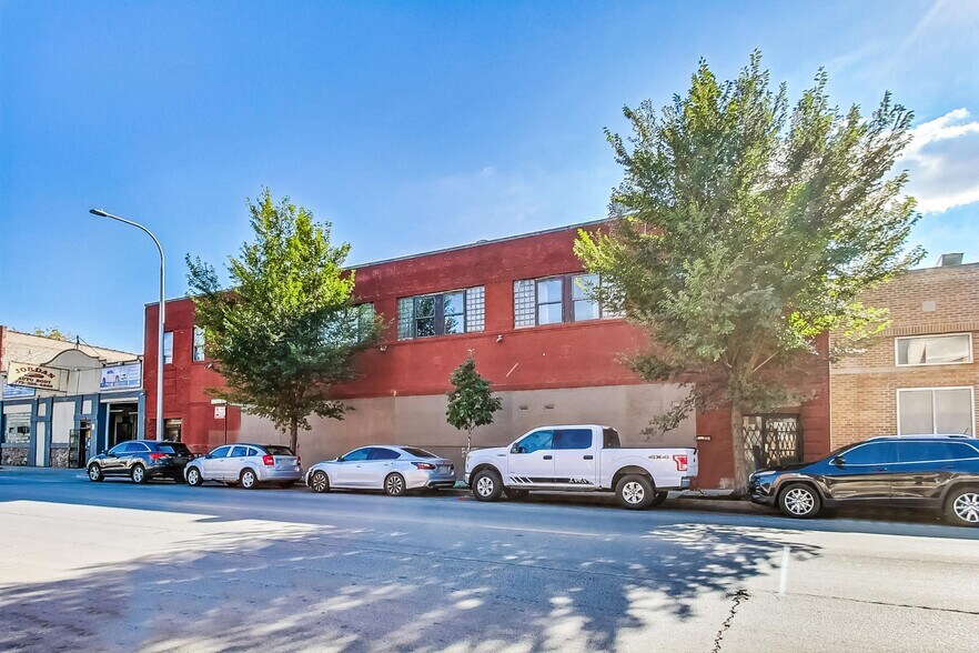 More Photos Of 3693-3705 W Grand Ave, Chicago Warehouse For Sale