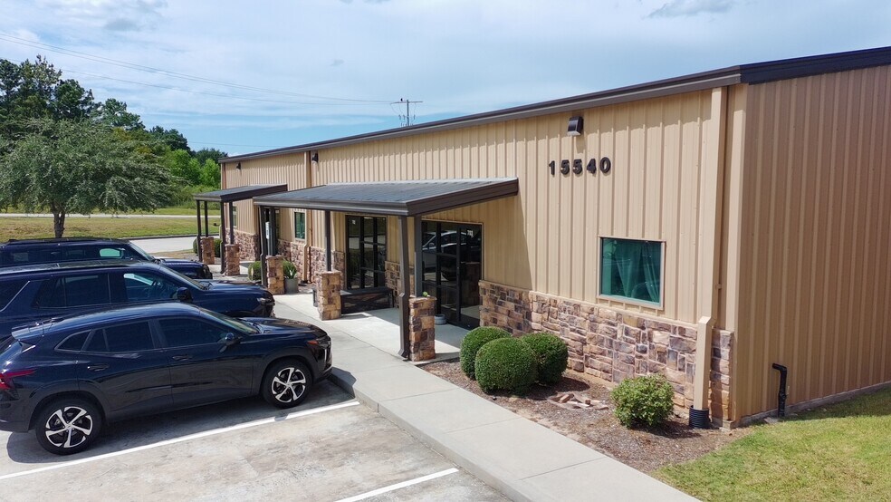 More Photos Of 15349 Summit Park Dr, Montgomery Unknown For Lease