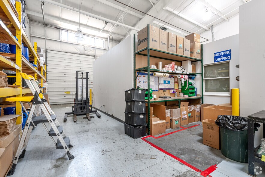 More Photos Of 4270-4282 Hudson Dr, Stow Light Manufacturing For Lease