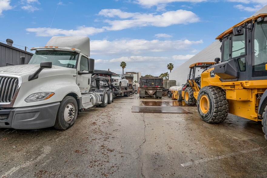 More Photos Of 2637 Saint Louis Ave, Signal Hill Warehouse For Sale