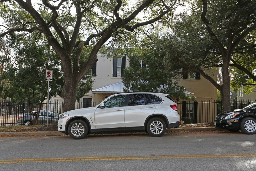 More Photos Of 1803 West Ave, Austin Office For Lease