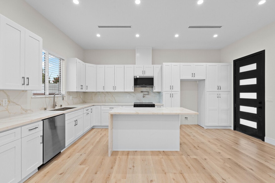 More Photos Of 15952 Simonds St, Granada Hills Apartments For Sale