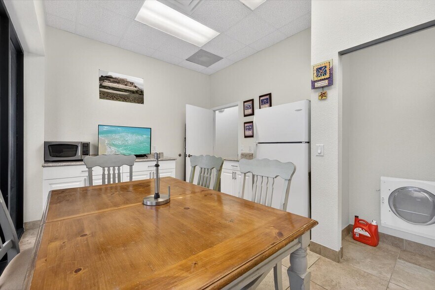 More Photos Of 14141 46th St N, Clearwater Medical For Sale