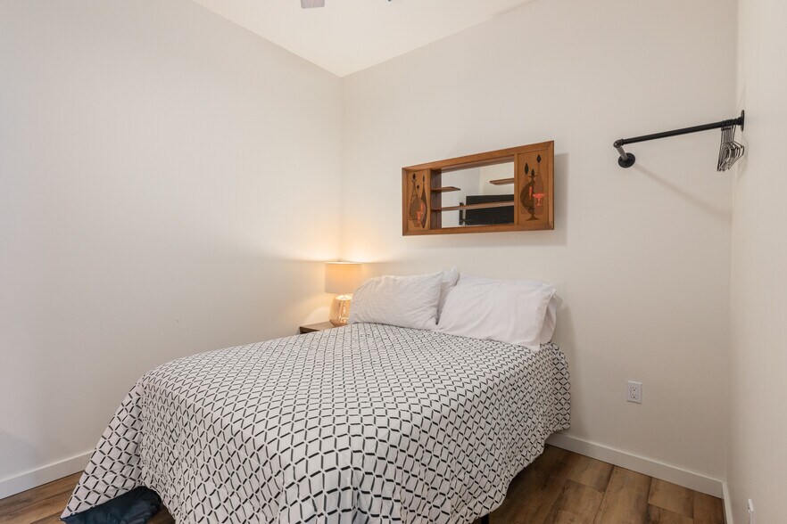 More Photos Of 302 N Main St, Lakeport Storefront For Sale